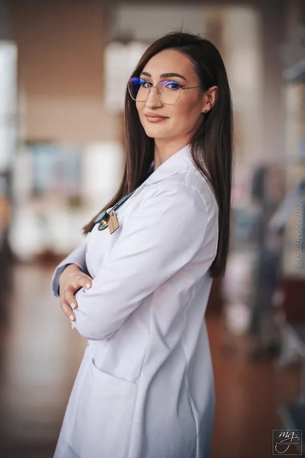 Dr. Mitre Adriana